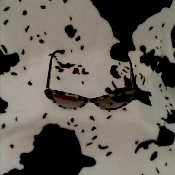 ๐บ๐Prada Sunglasses๐๐ - Picture 2 of 7